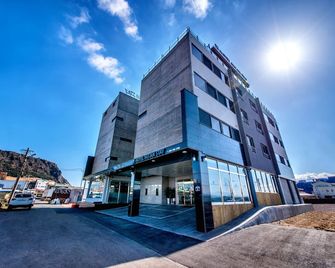 Hu An Stay Hotel - Seogwipo - Byggnad