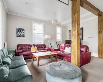 Verandahs Parkside Lodge - אוקלנד - סלון