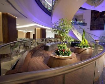 Peninsula Worth Hotel - Medina - Lobby