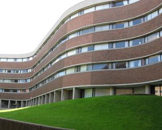 University of Toronto - Wilson Hall Residence - Toronto - Building