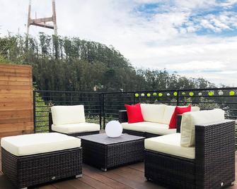 Exceptional Hilltop View Villa - San Francisco - Balcony