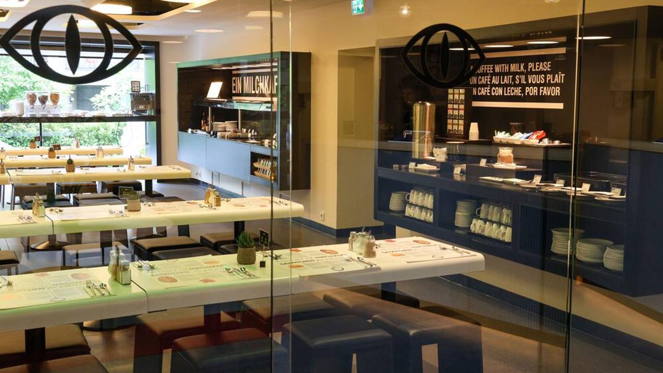 Hotel Gat Point Charlie