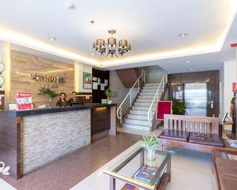 Zen Rooms Roxas Avenue - Davao City - Front desk