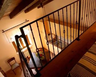 Agriturismo Tenuta Sol Alto - Castorano - Stairs