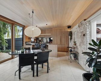 King St Cottage: Central and Stylish - Battery Point - Ruokailuhuone