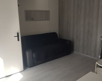 Furnished self-contained studio - Chambray-lès-Tours - Living room