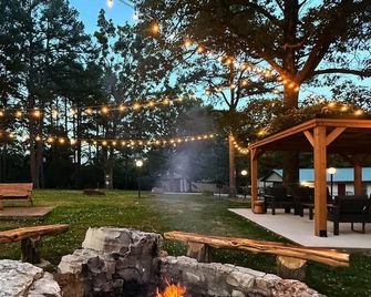 Forest Springs Resort - Eureka Springs - Patio