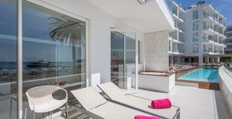 One Ibiza Suites - Ibiza-Stadt - Balkon