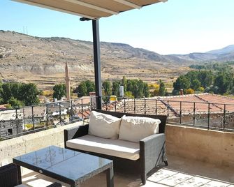 Monte Cappa Cave House - Urgup - Balcone