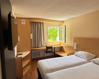 ibis Avallon - Magny