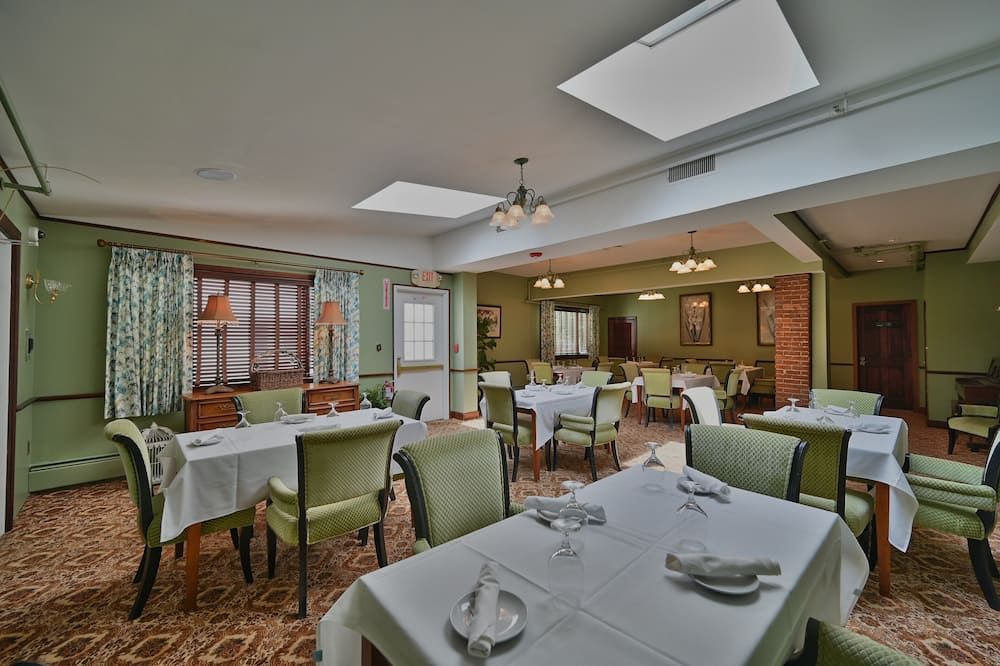 Tom Quick Inn - Milford - Restaurant