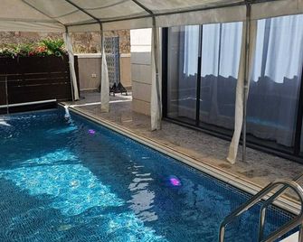 The Little Palace With A Pool Rbsa - Beit Shemesh - Pool