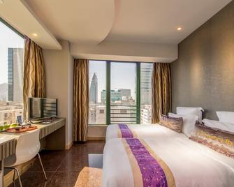 Harbour Bay Hotel - Hong Kong - Bedroom