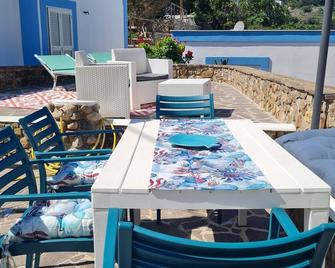 Casa Margot a Cala Dell Acqua con Vista Mare - Ponza - Innenhof