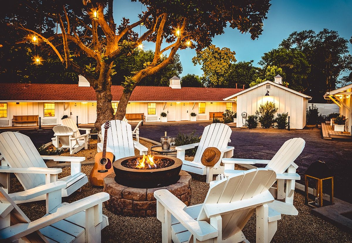 Stables Inn - פאסו רובלס - פטיו