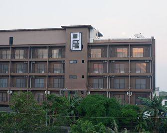 Pj Loft Hotel - Lop Buri - Edificio
