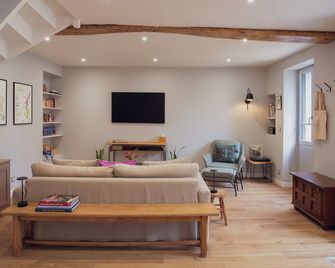 Maisons Vaudésir - Centre, Clim, Bain Nordique, 5 Étoiles - Chablis - Salon