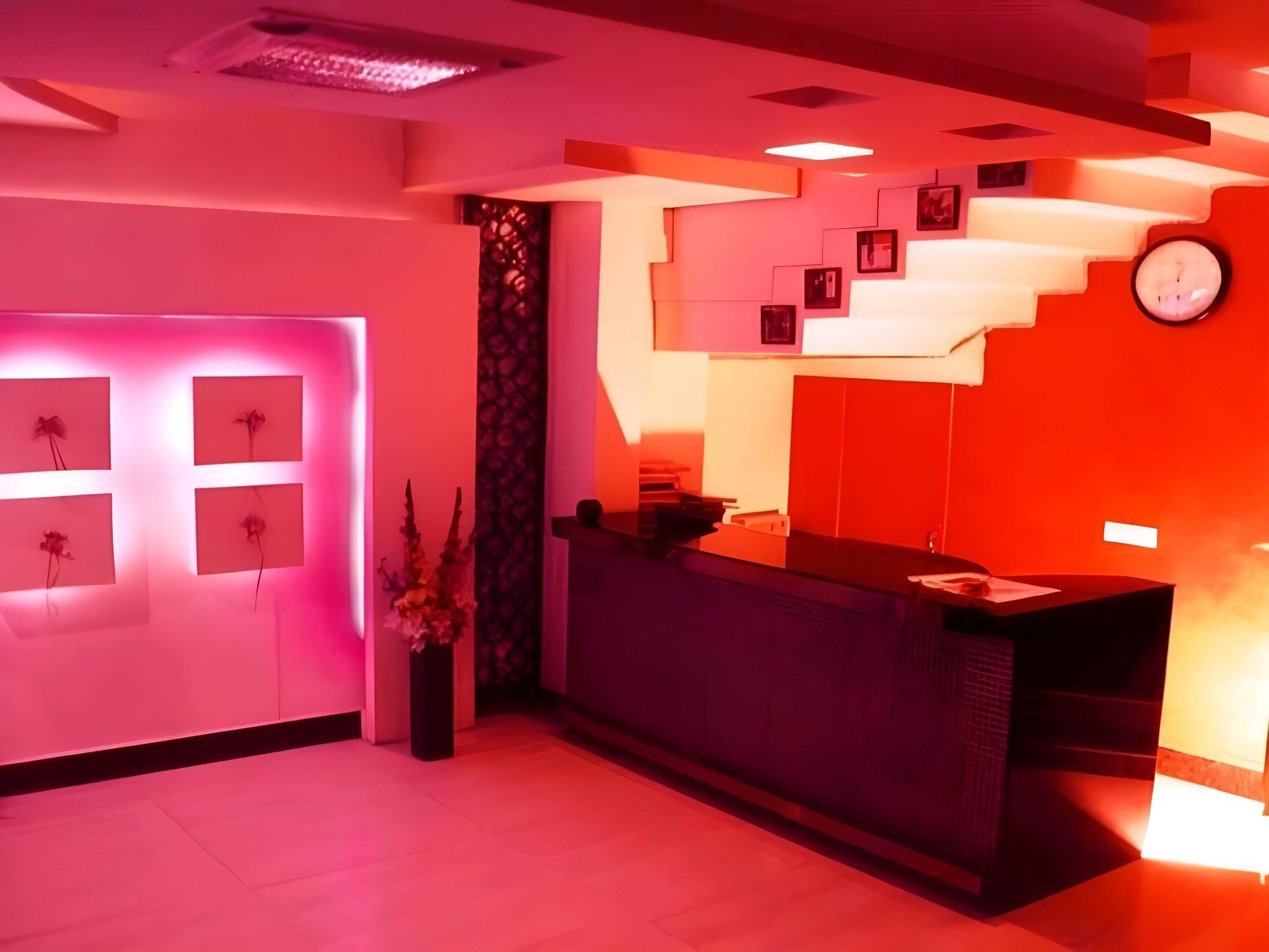 The Eden Hotel-A Residense Inn - New Delhi - Front desk