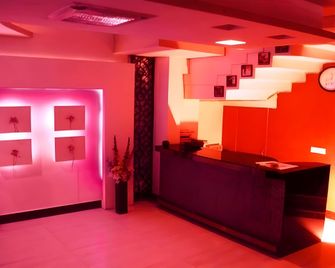 The Eden Hotel-A Residense Inn - New Delhi - Front desk