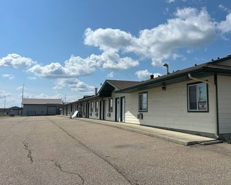 The King's Motel - Sundre - Building