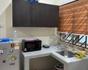 Homestay Bukit Tinggi Klang - Klang - Kitchen