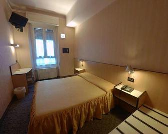Hotel Ada - Milan - Bedroom