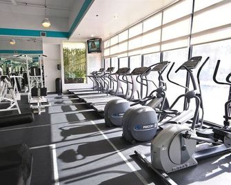 Crystal Beach Suites Miami Oceanfront Hotel - Miami Beach - Gym