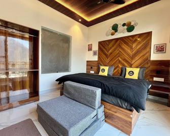 The Hosteller Rishikesh, Upper Tapovan - Rishikesh - Schlafzimmer