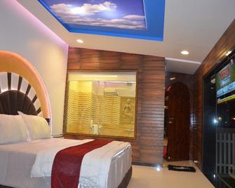 Hotel Jazira - Daman - Bedroom