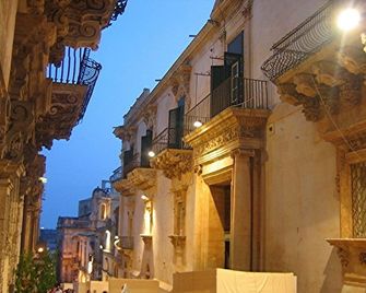 Affittacamere Conte Di Cavour - נוטו - נוף חיצוני
