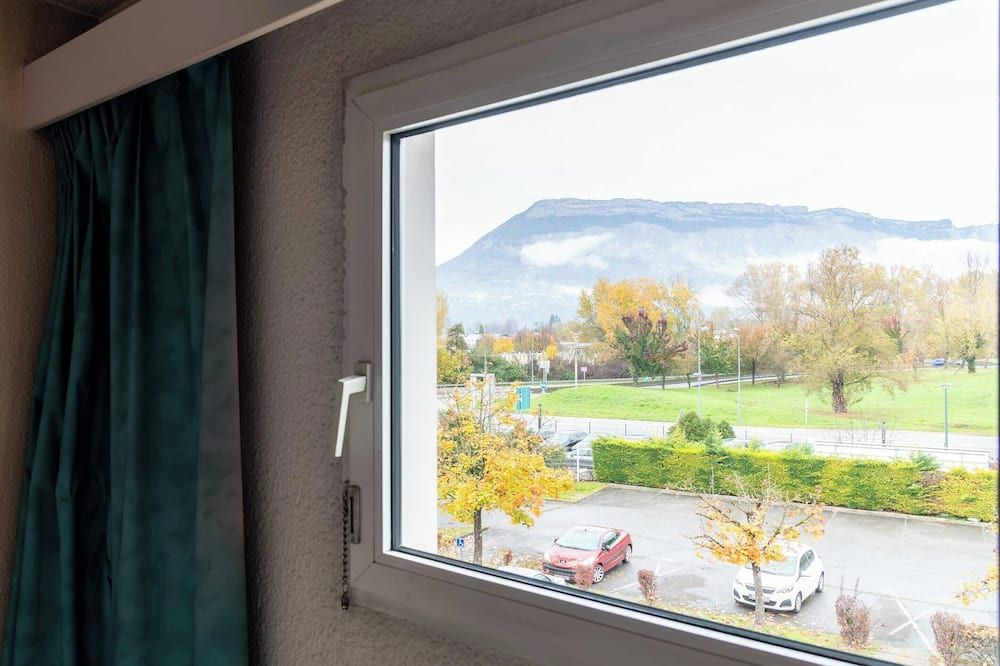 B&B HOTEL Grenoble Université 2 thumbnail 3