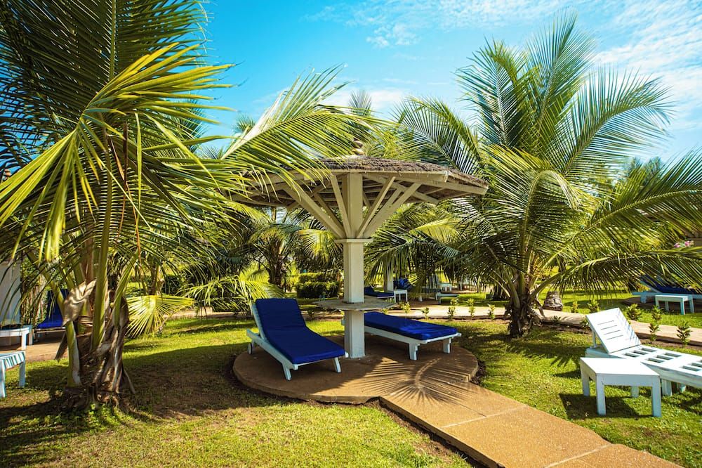 Hôtel Sarakawa - לומה - פטיו