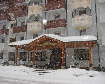 Hotel Rosa Alpina - Andalo - Edifício