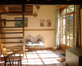 Charming stone house restored in English style - Arfeuilles - Sala de estar