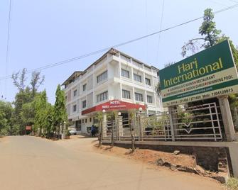 Emerald Retreat - Lonavala - Building