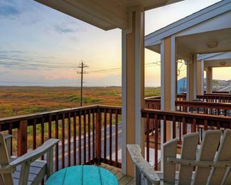 The Beautiful Place by Avantstay Mins to Beach + Family-friendly Pool - Корпус Крісті - Балкон