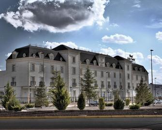 Hotel Santa Isabel - Albacete - Building
