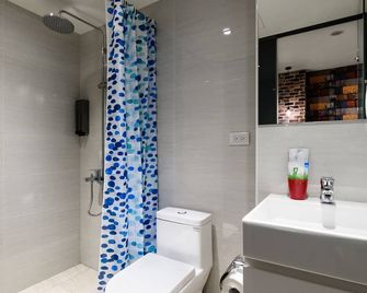 Colormix Hotel & Hostel - Taipei City - Bathroom