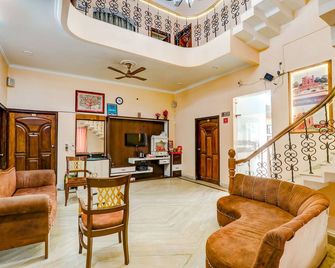 Fabhotel Raka Inn - אללהחבד - סלון