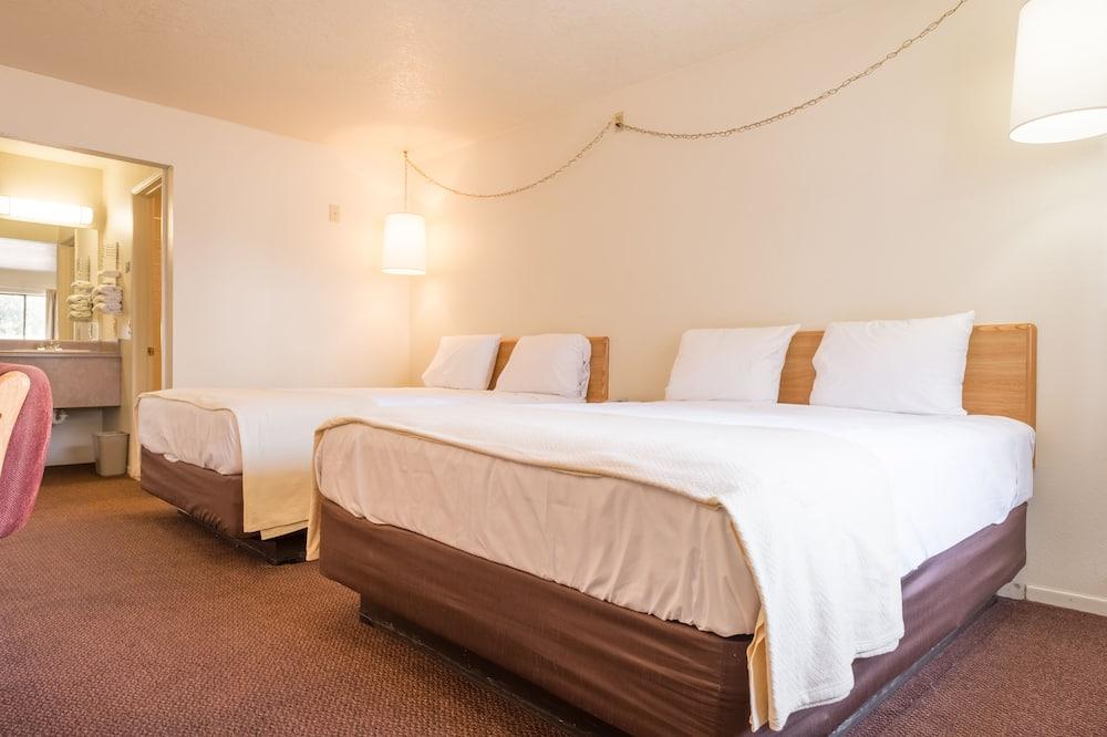 E-Z 8 Motel Old Town from $62. San Diego Hotel Deals & Reviews - KAYAK