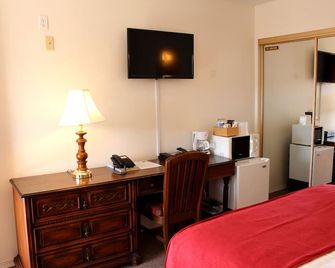 Sovana Inn - Medford