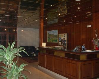 Hotel La Seu - La Seu d'Urgell - Front desk