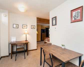 Manitou Lodge 4 by Alpine Lodging Telluride - Telluride - Dining room