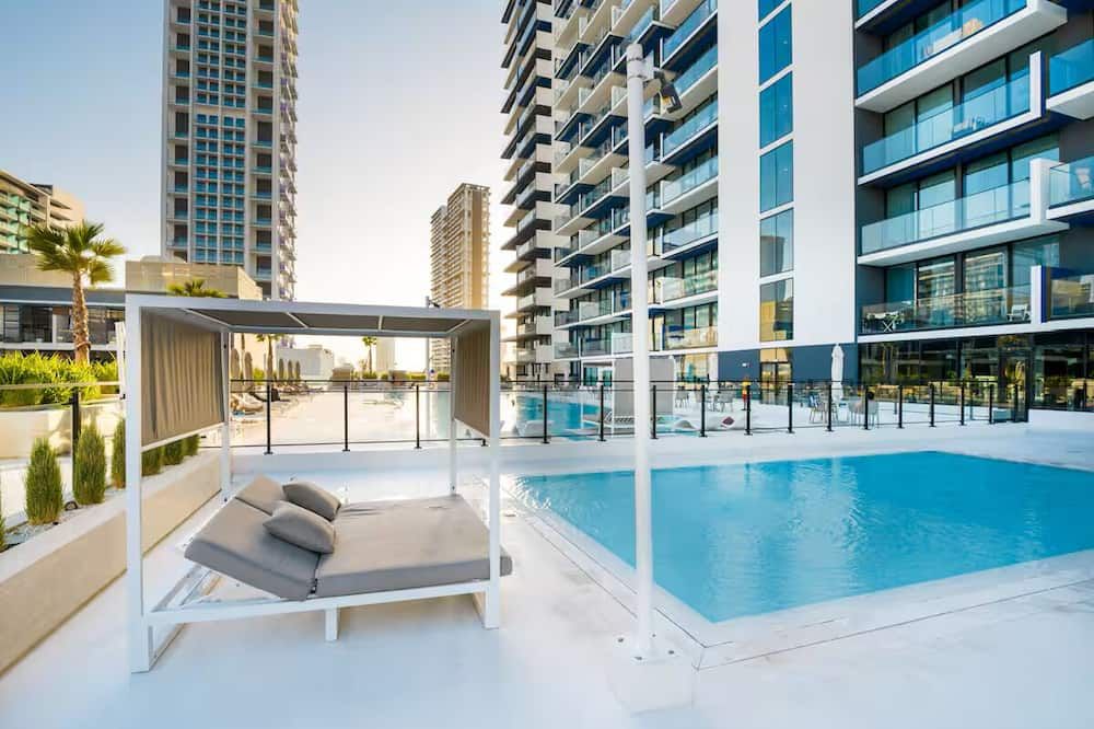 Vogue | Binghatti Corner Jvc Near Circle Mall - Madinat Zayed - Piscina