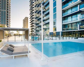 Vogue | Binghatti Corner Jvc Near Circle Mall - Madinat Zayed - Piscina
