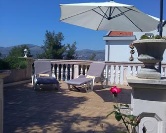 Huge terrace with sea view of the bay - Okrug Gornji - Balkon