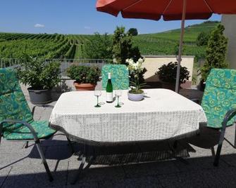 Wein-und Gästehaus Alfons Bollig - Trittenheim - Patio