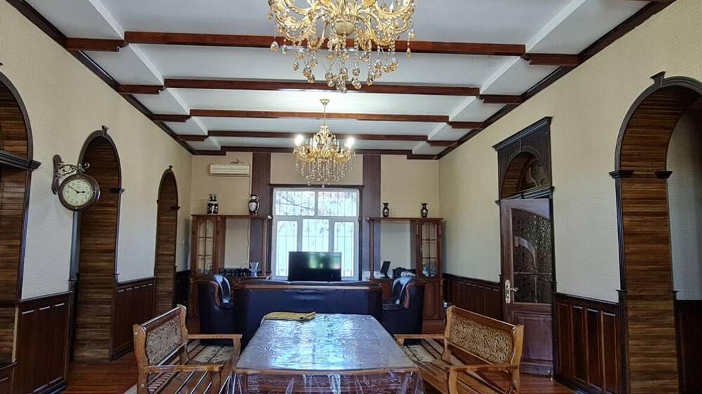 May weather Resort Family G House