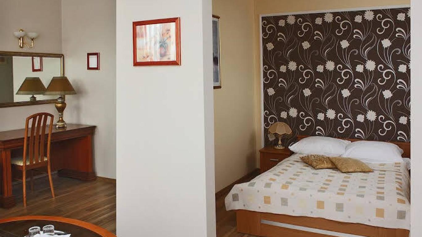 Hotel Renusz