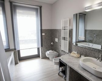Mira-mare Apartments & Suites - La Spezia - Kylpyhuone